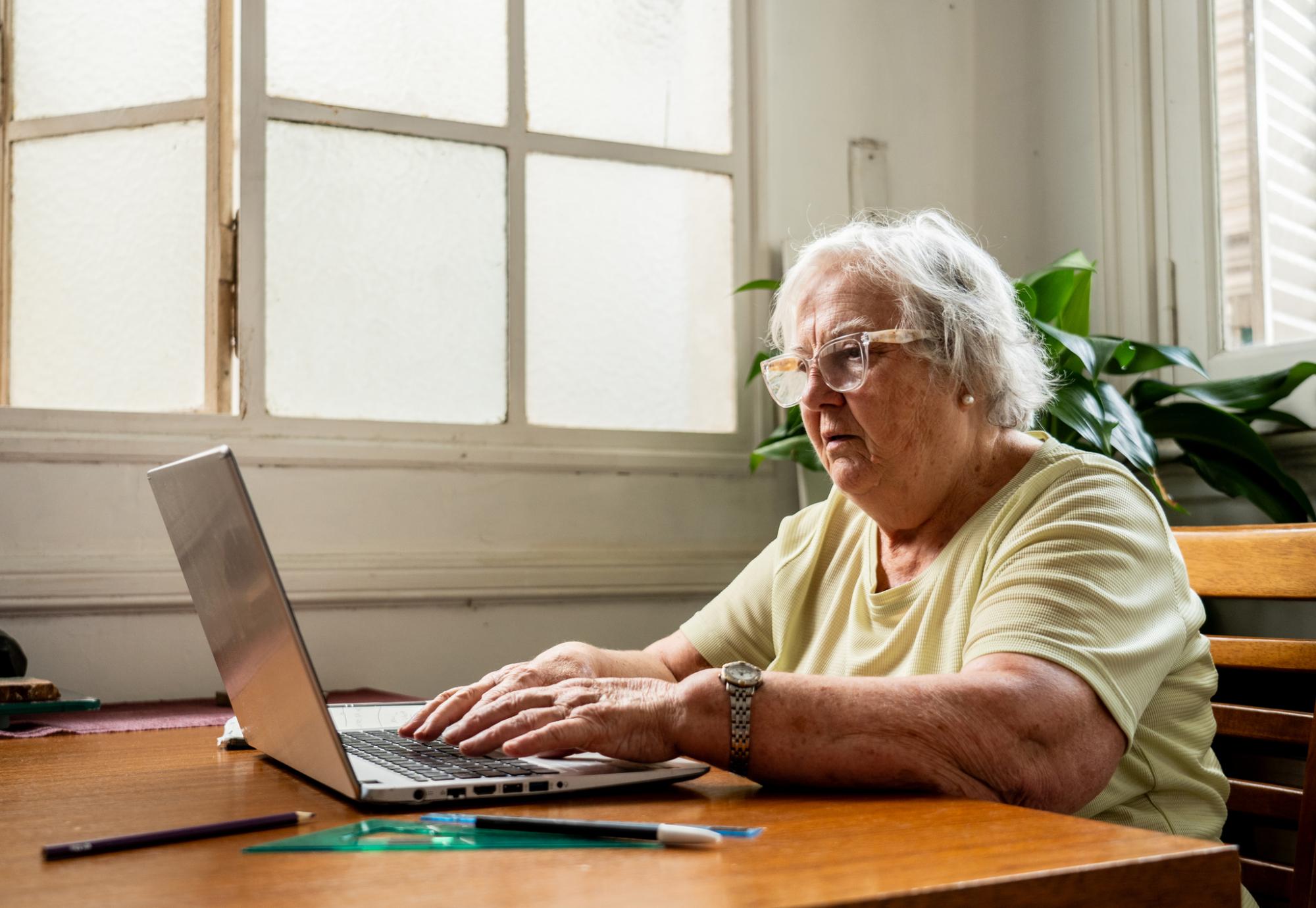 Senior woman using a laptop