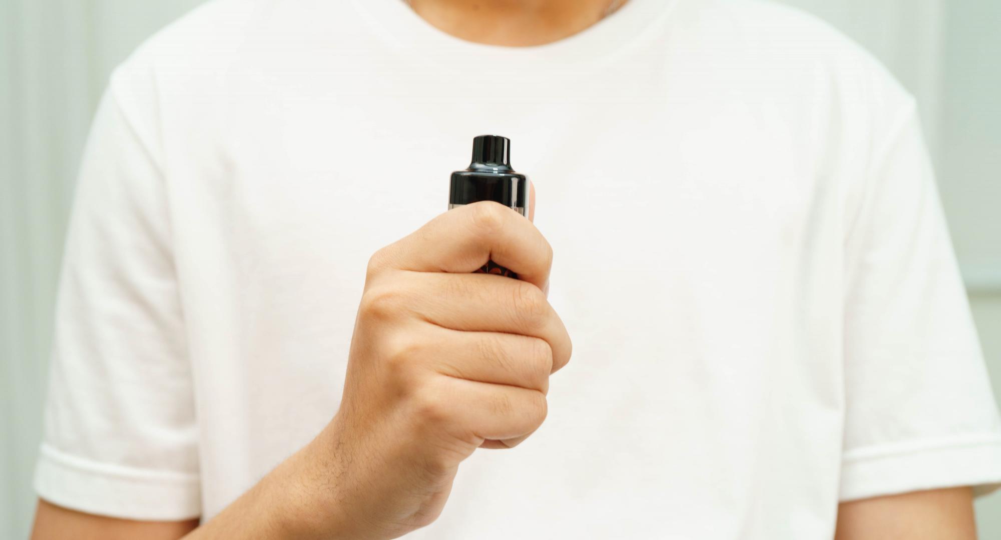 Teenager vaping
